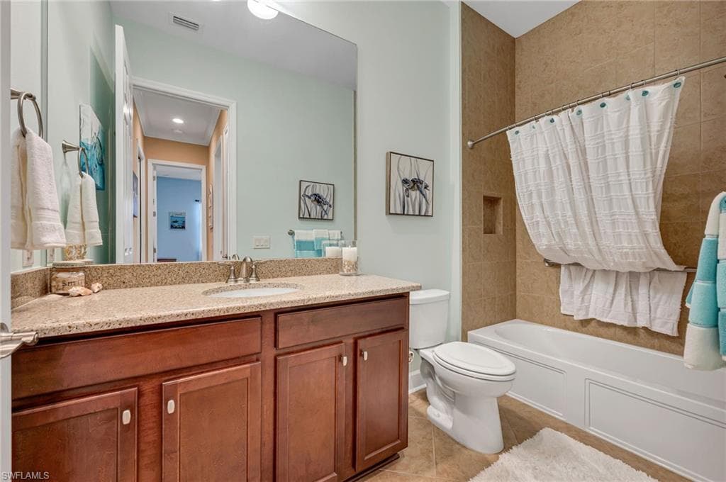 9149 Isla Bella CIR, BONITA SPRINGS FL 34135-18