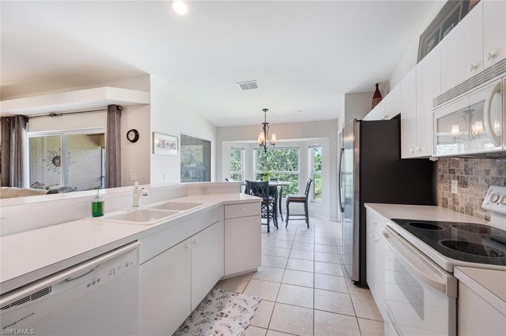 2895 Cypress Trace CIR # 202, NAPLES FL 34119-12