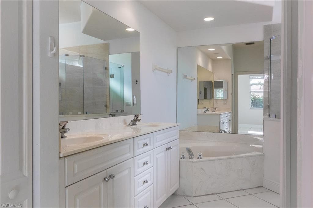 8771 Ibis Cove CIR, NAPLES FL 34119-10