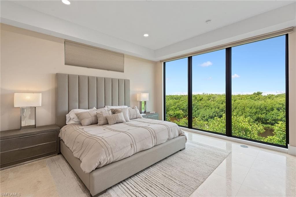 706 Waterside DR, MARCO ISLAND FL 34145-10