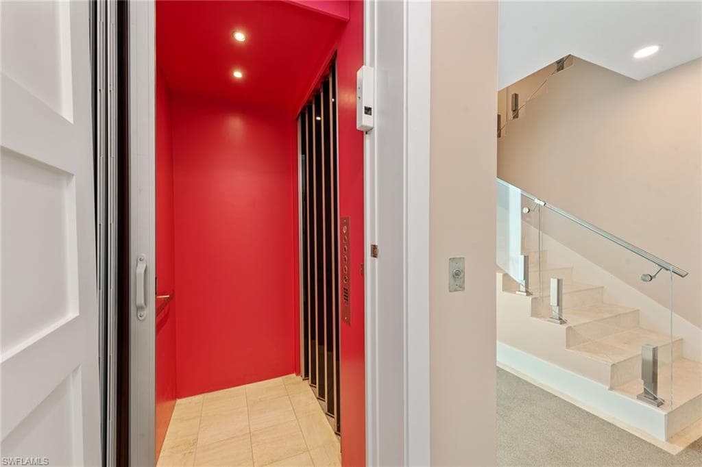 706 Waterside DR, MARCO ISLAND FL 34145-24