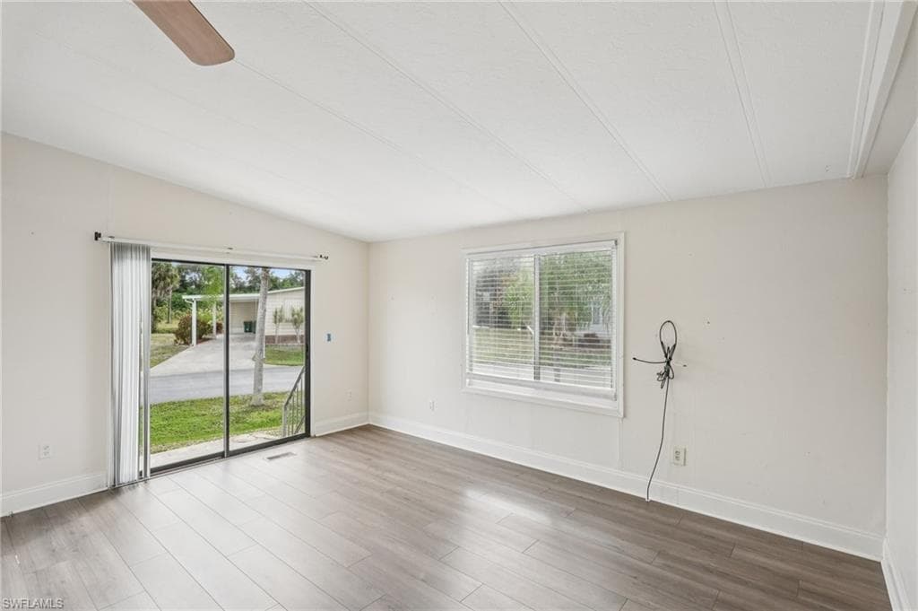 53 Grosbeak LN, NAPLES FL 34114-19