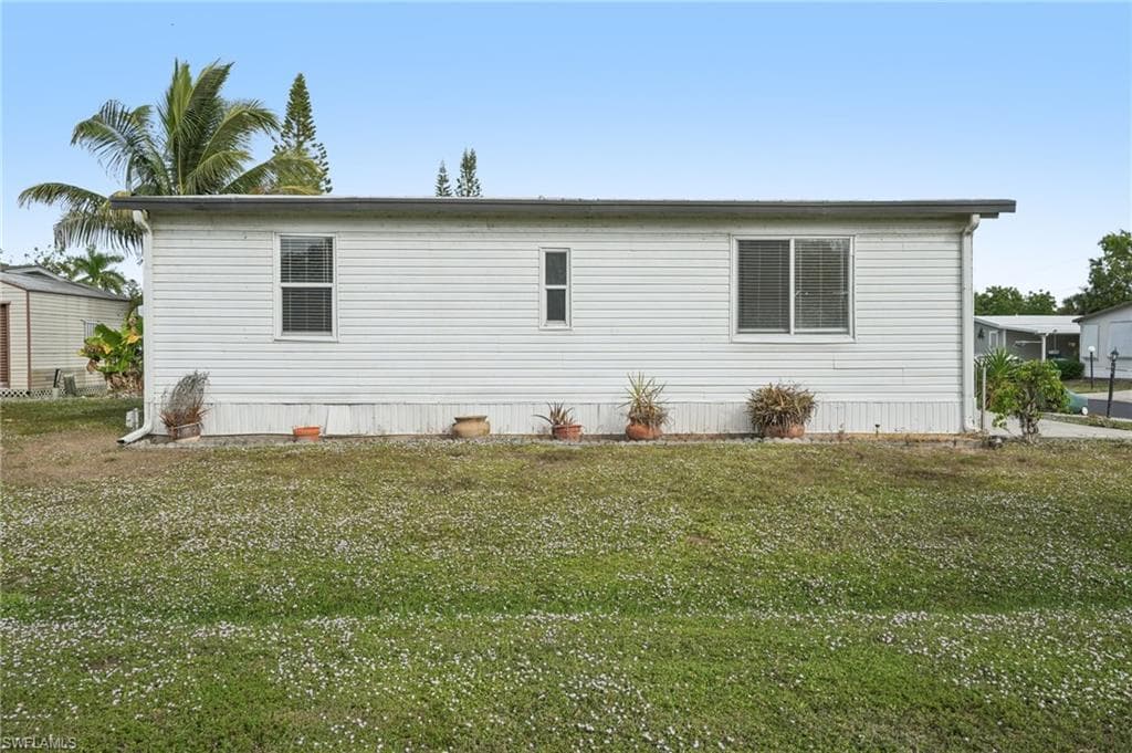 53 Grosbeak LN, NAPLES FL 34114-23