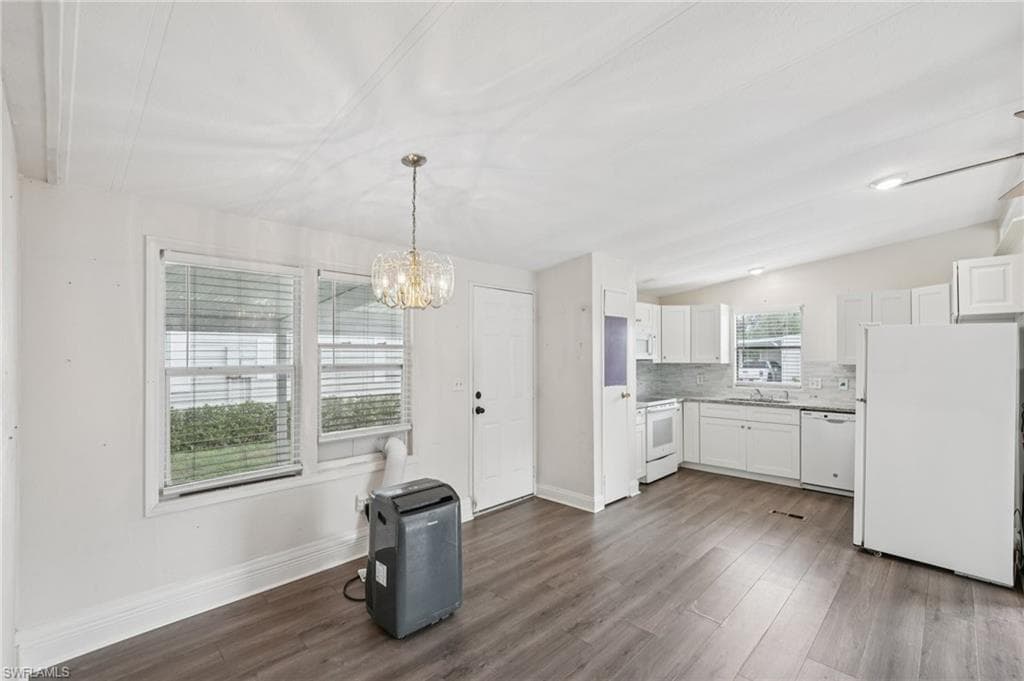 53 Grosbeak LN, NAPLES FL 34114-14