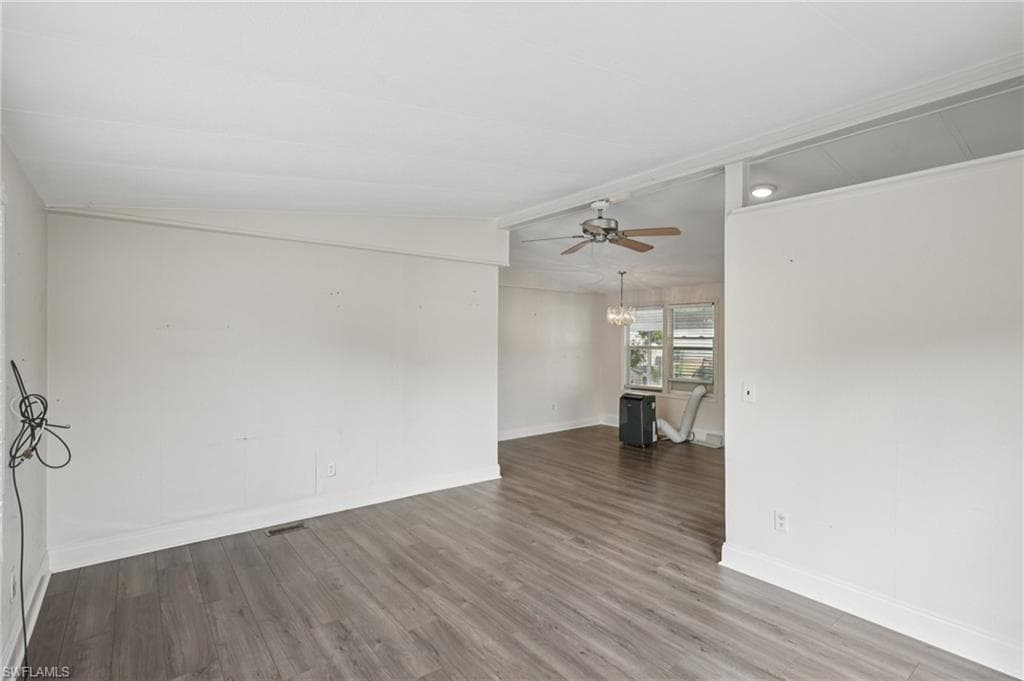 53 Grosbeak LN, NAPLES FL 34114-18