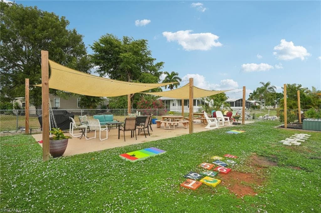 53 Grosbeak LN, NAPLES FL 34114-34