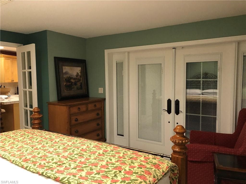 550 Forest Hills BLVD, NAPLES FL 34113-26