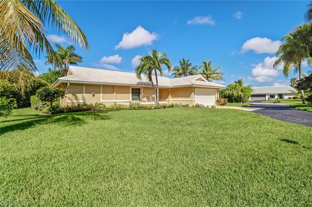 550 Forest Hills BLVD, NAPLES FL 34113-1