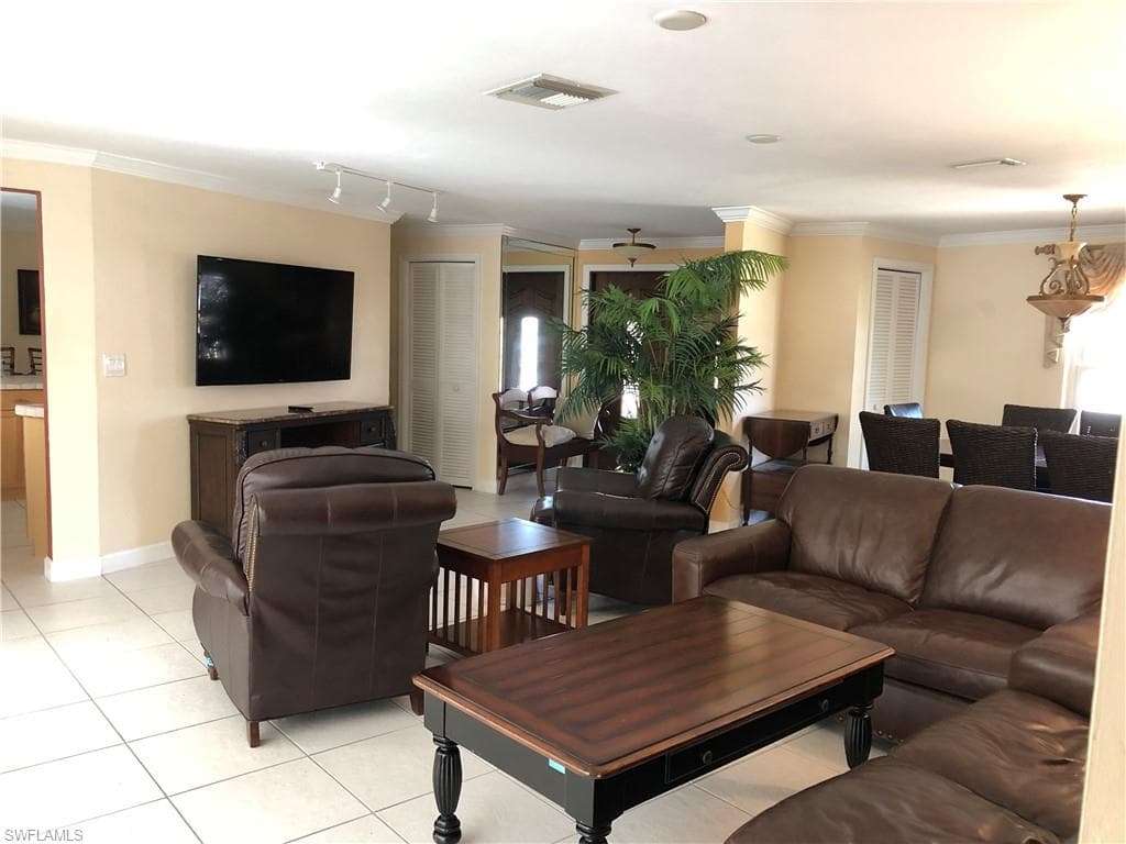 550 Forest Hills BLVD, NAPLES FL 34113-35