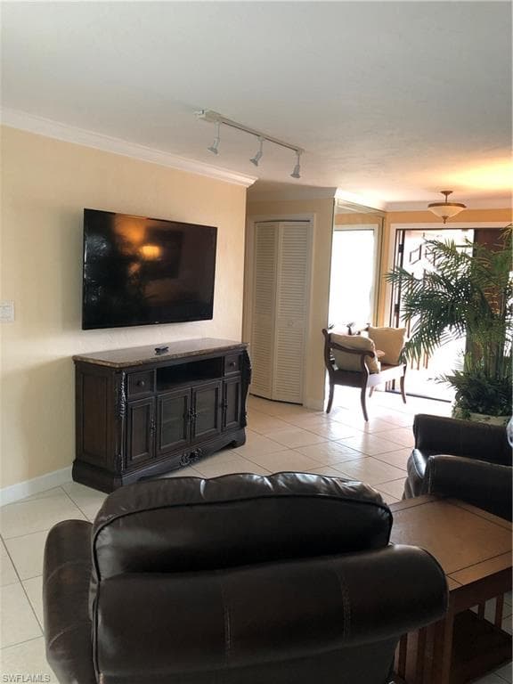 550 Forest Hills BLVD, NAPLES FL 34113-4