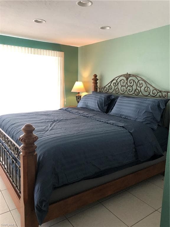 550 Forest Hills BLVD, NAPLES FL 34113-37