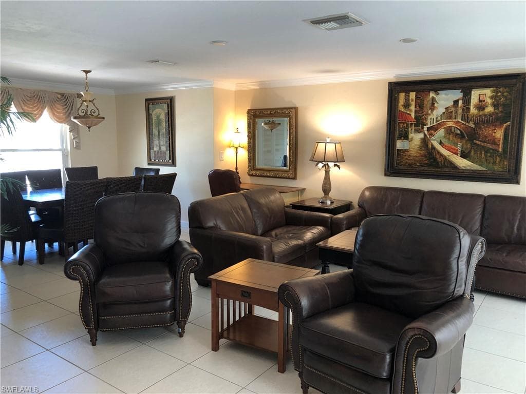 550 Forest Hills BLVD, NAPLES FL 34113-36