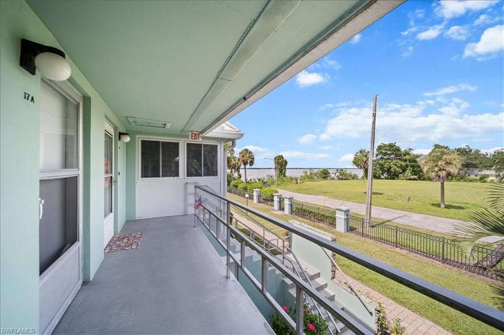 3225 E Riverside DR # 17A, FORT MYERS FL 33916-18