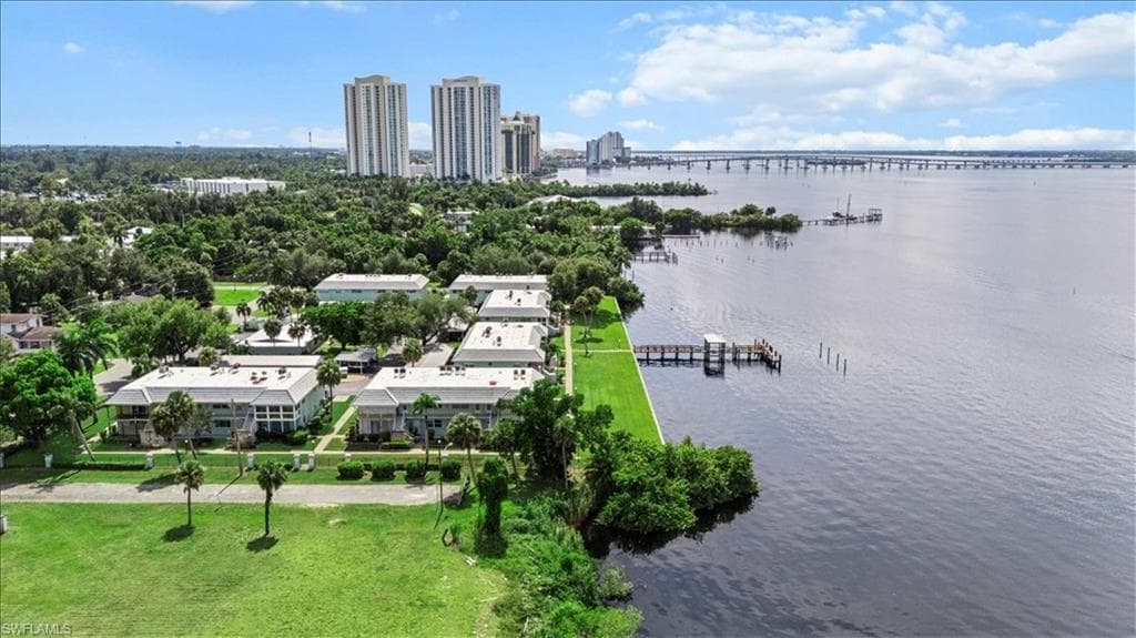 3225 E Riverside DR # 17A, FORT MYERS FL 33916-20