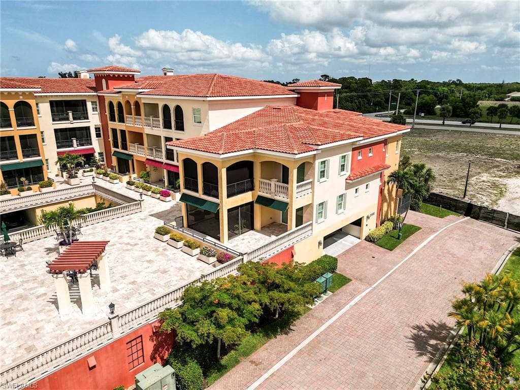 21530 Strada Nuova CIR # 215, ESTERO FL 33928-1