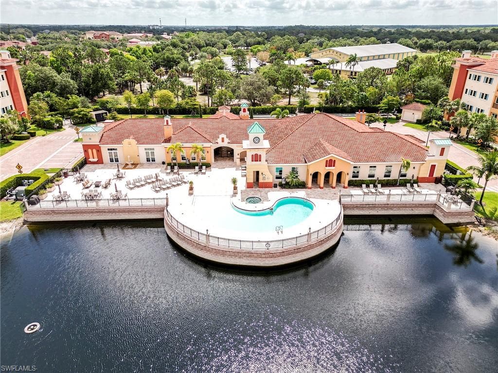 21530 Strada Nuova CIR # 215, ESTERO FL 33928-35