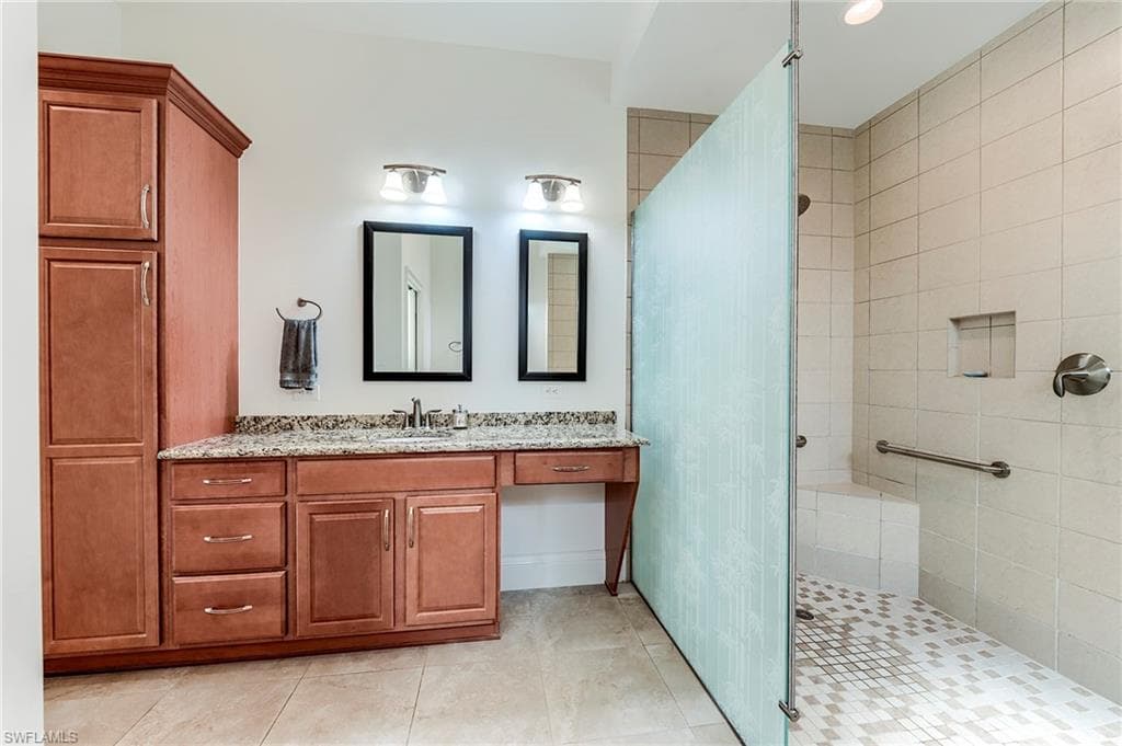 21530 Strada Nuova CIR # 215, ESTERO FL 33928-19