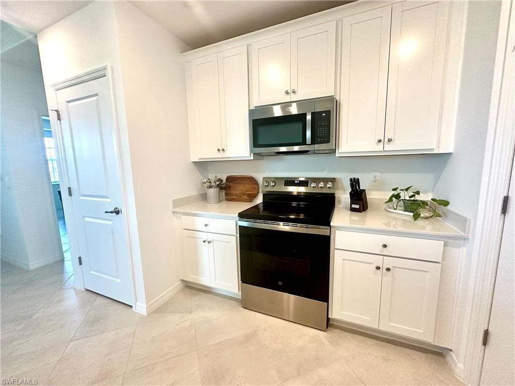 20610 Hazelnut CT 1511-6