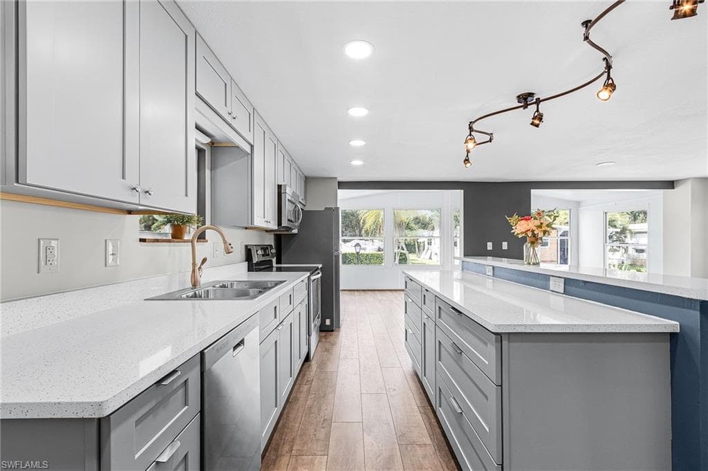 161 W Hampton DR, FORT MYERS FL 33908-12