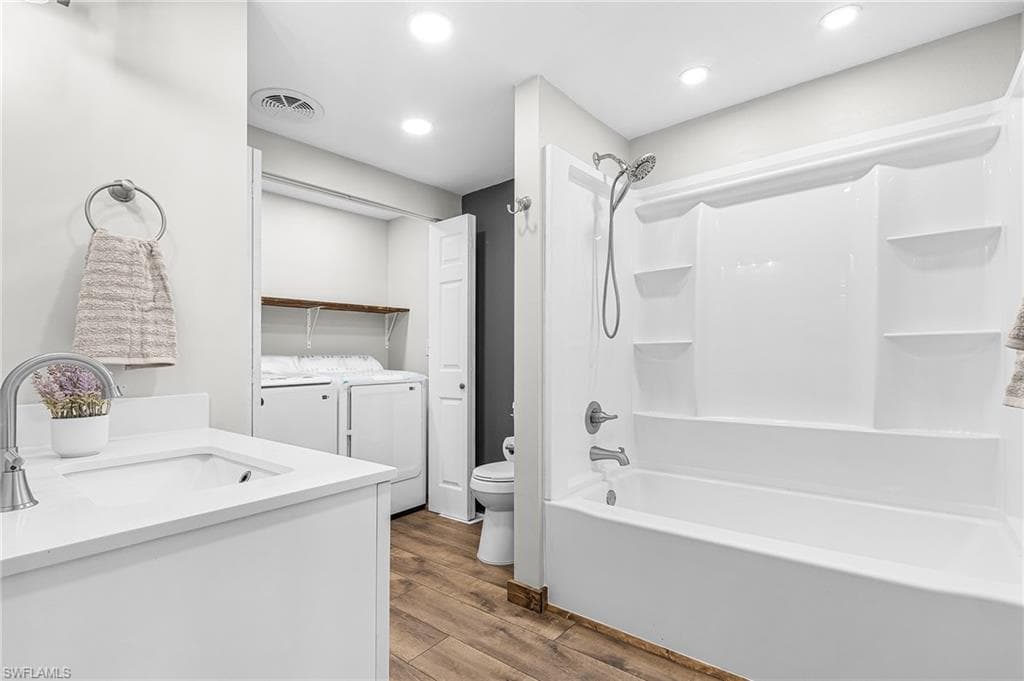 161 W Hampton DR, FORT MYERS FL 33908-16