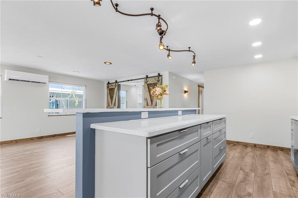 161 W Hampton DR, FORT MYERS FL 33908-14