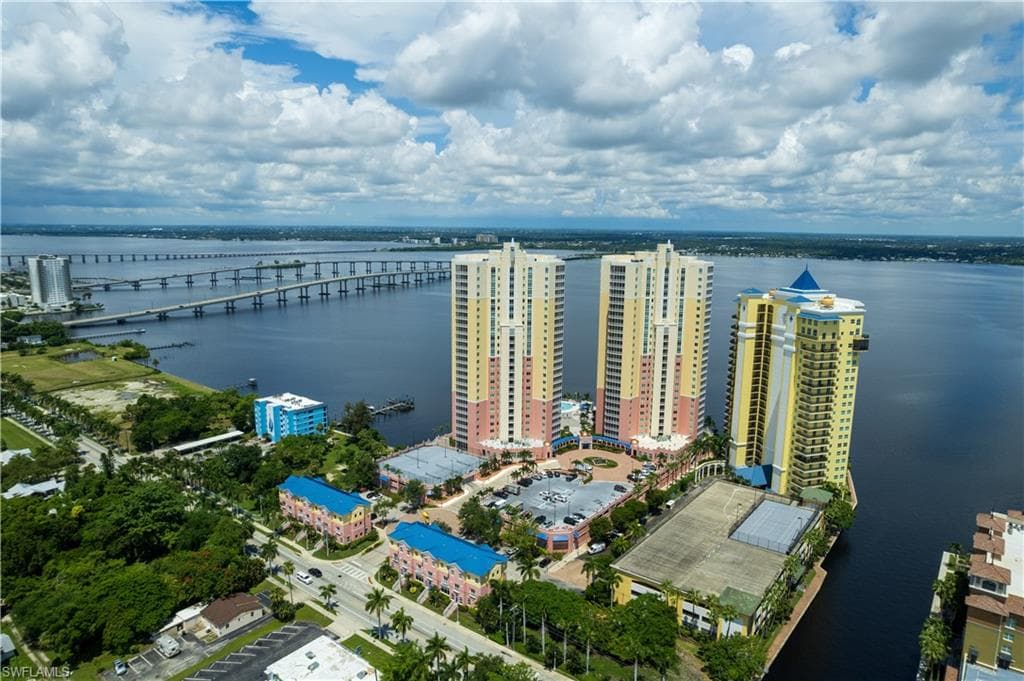 2743 1st ST # 406, FORT MYERS FL 33916-1