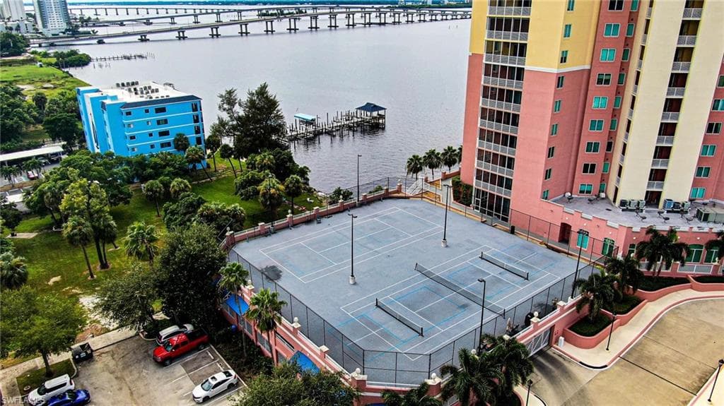 2743 1st ST # 406, FORT MYERS FL 33916-37