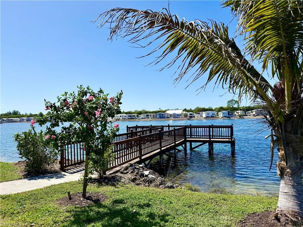 447 Cheetah DR, NAPLES FL 34114-40