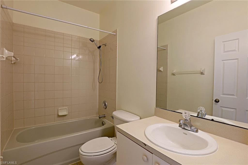 4117 Bellasol CIR # 121, FORT MYERS FL 33916-9