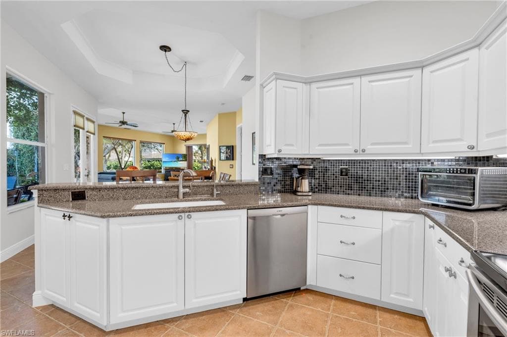 15108 Ports Of Iona DR-15