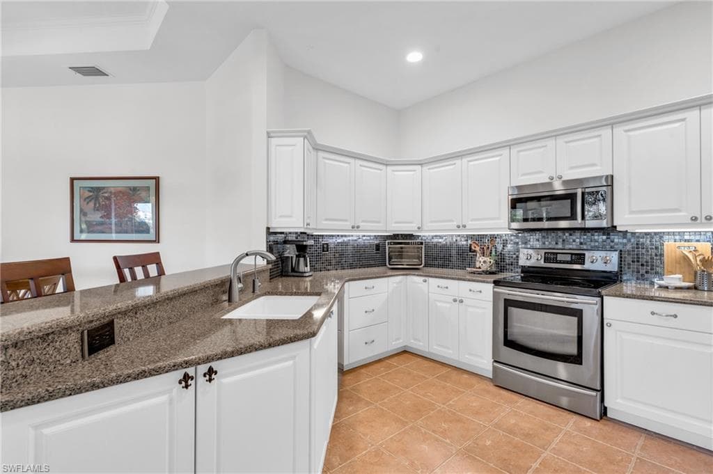 15108 Ports Of Iona DR-13
