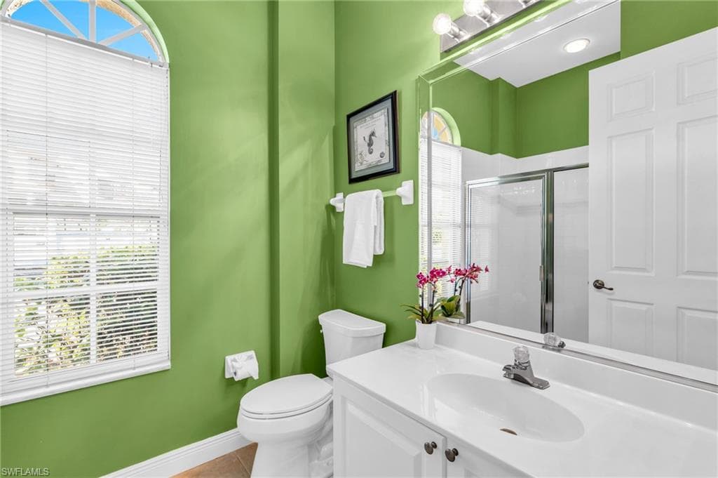 15108 Ports Of Iona DR-32