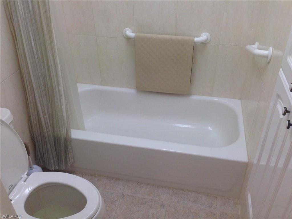 3760 INVERRARY DR # 1W, LAUDERHILL FL 33319-11