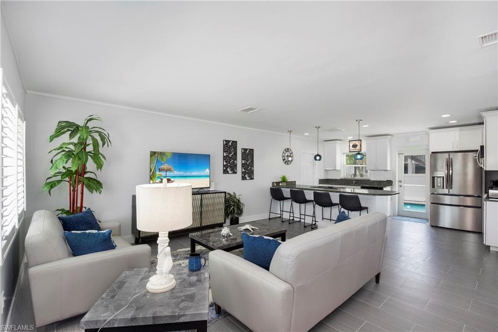 240 Fairweather LN, FORT MYERS BEACH FL 33931-5