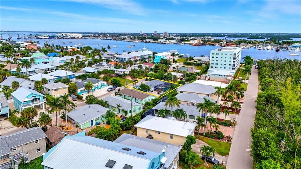 240 Fairweather LN, FORT MYERS BEACH FL 33931-35