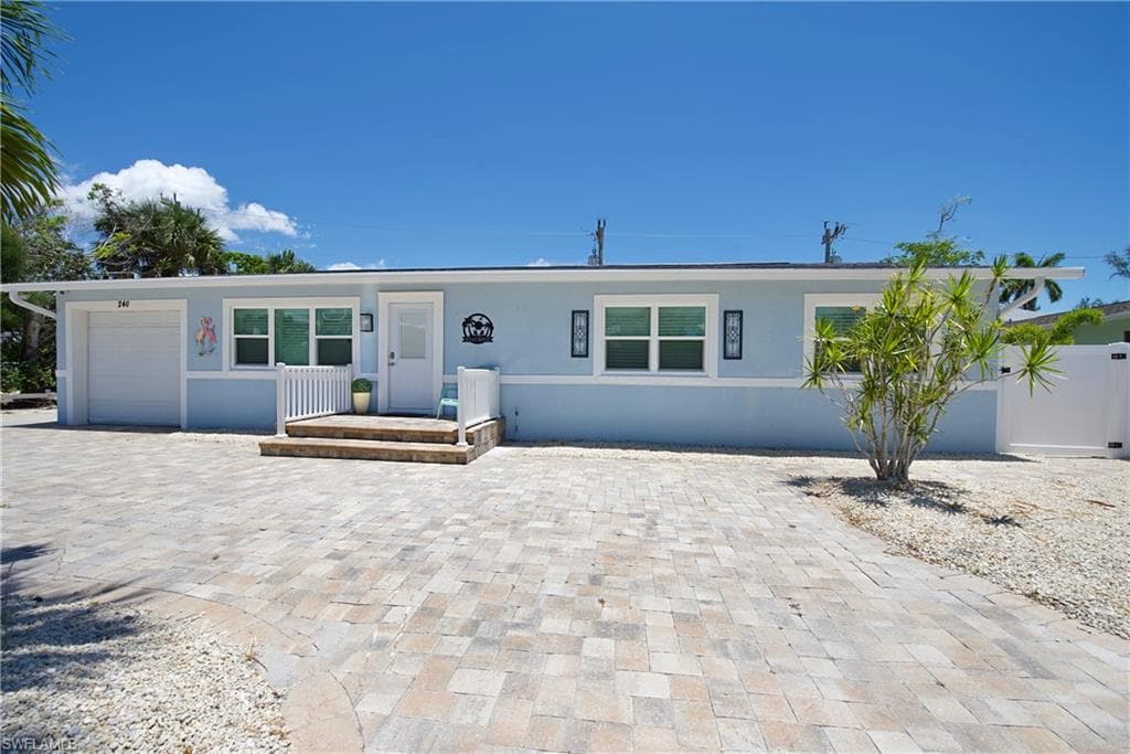 240 Fairweather LN, FORT MYERS BEACH FL 33931-31