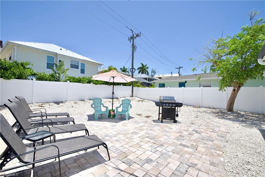 240 Fairweather LN, FORT MYERS BEACH FL 33931-27