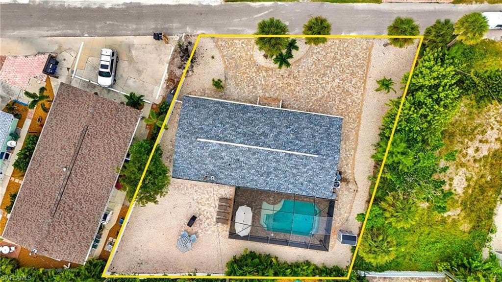 240 Fairweather LN, FORT MYERS BEACH FL 33931-39