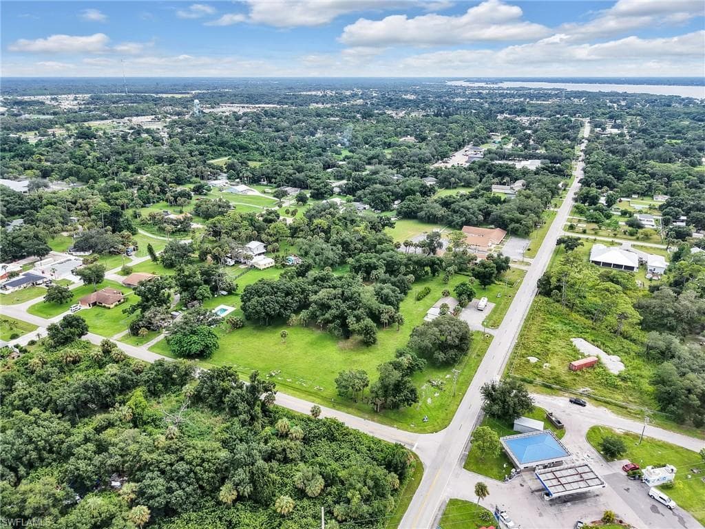 308 Evergreen RD, NORTH FORT MYERS FL 33903-1