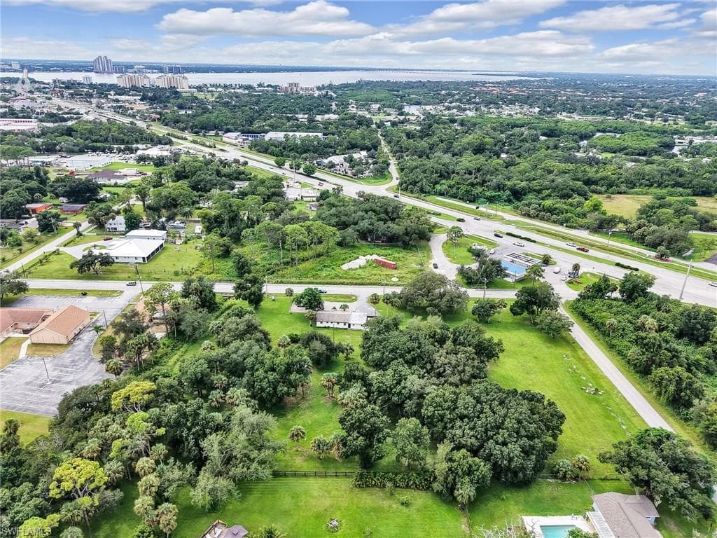 308 Evergreen RD, NORTH FORT MYERS FL 33903-2