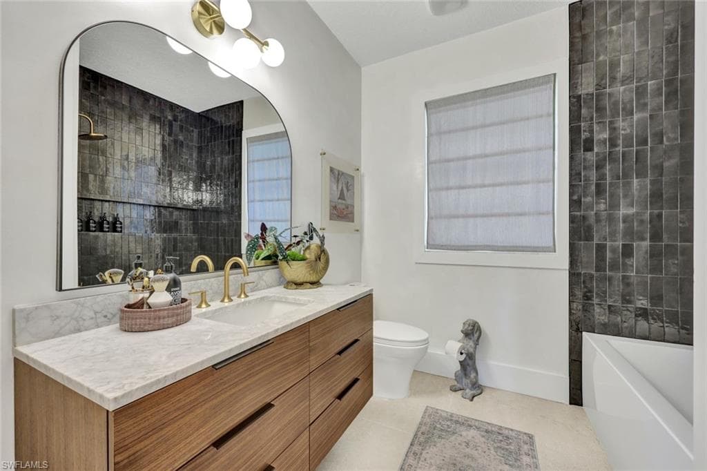 746 Park AVE, NAPLES FL 34110-12