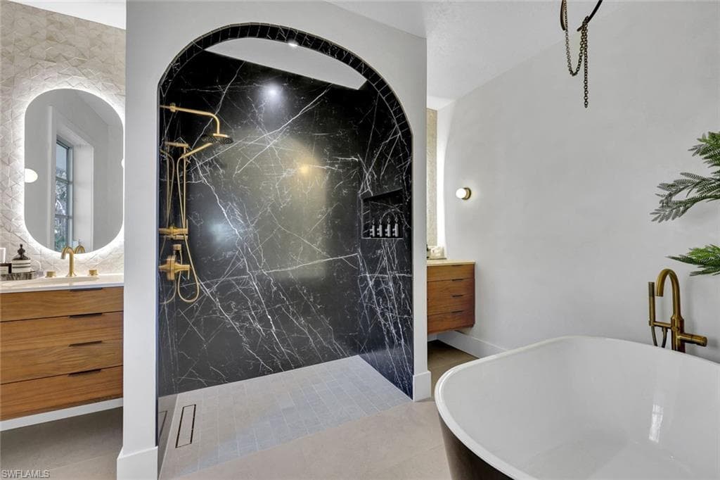 746 Park AVE, NAPLES FL 34110-8