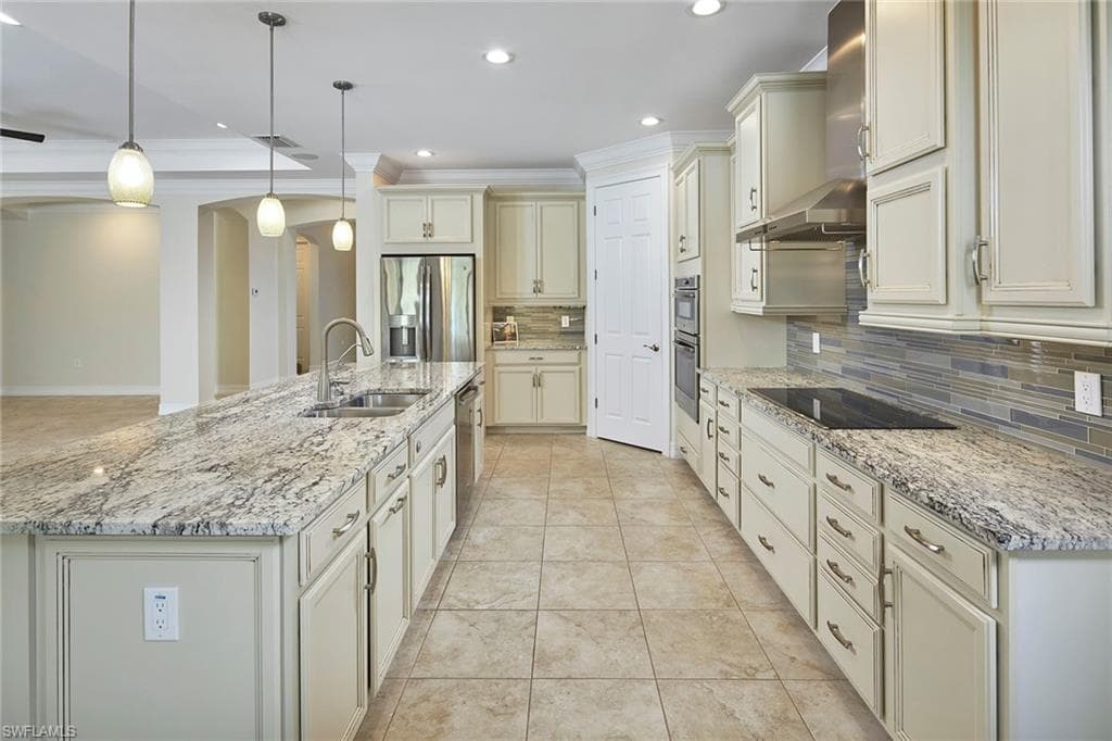 1621 Songbird CT, NAPLES FL 34120-7