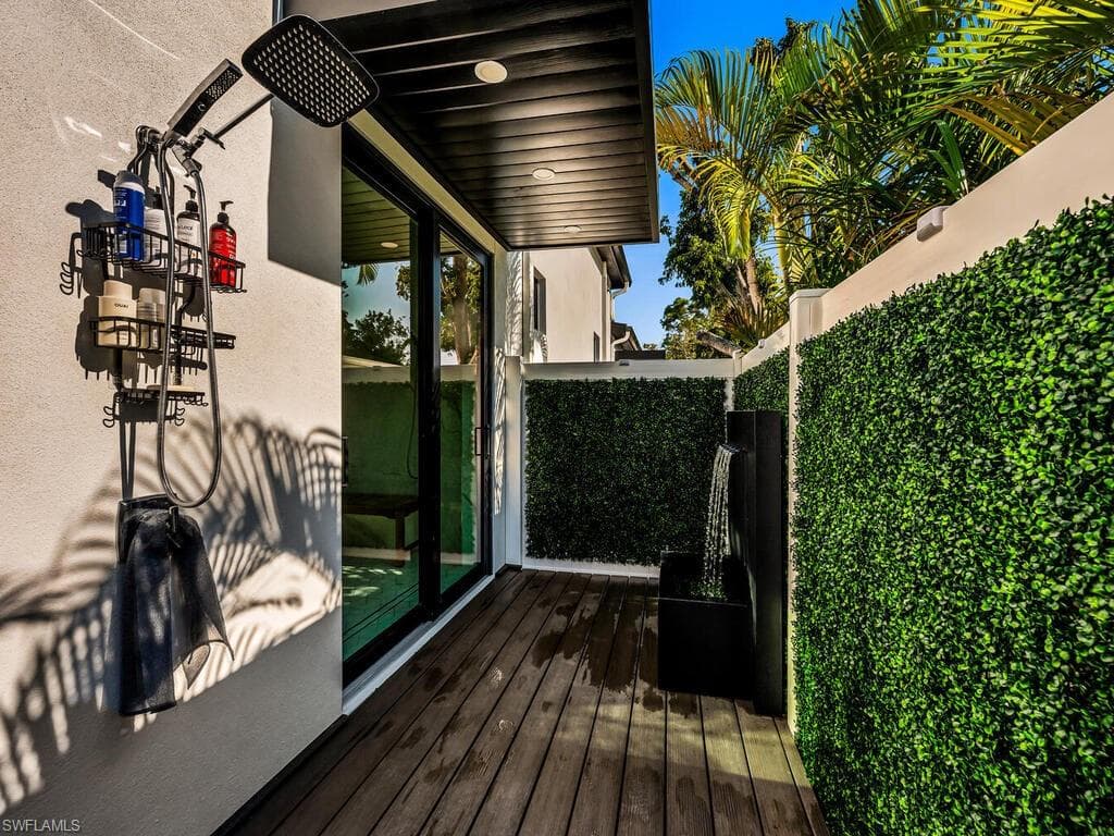 1251 Creech RD, NAPLES FL 34103-19