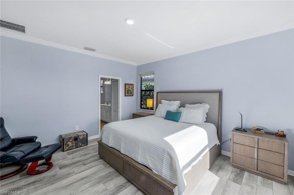 9445 Glenforest DR, NAPLES FL 34120-19