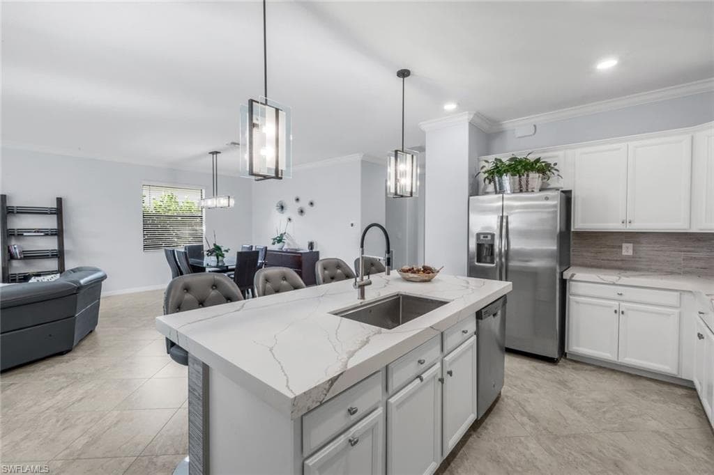 9445 Glenforest DR, NAPLES FL 34120-8