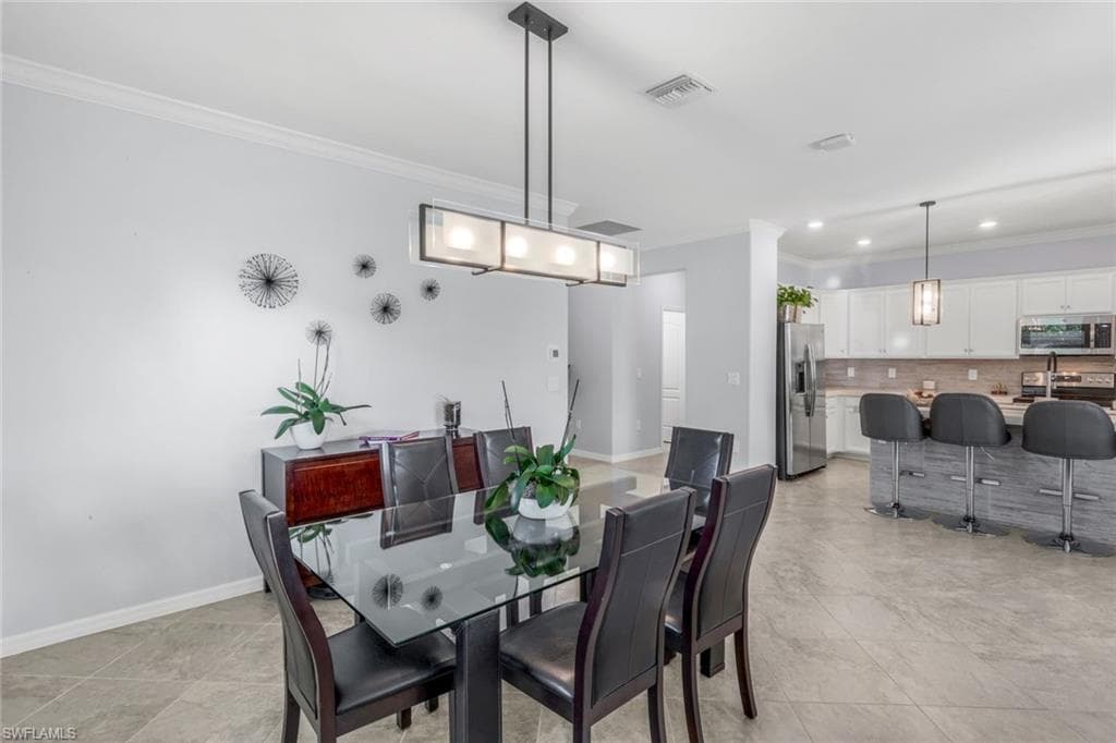 9445 Glenforest DR, NAPLES FL 34120-32