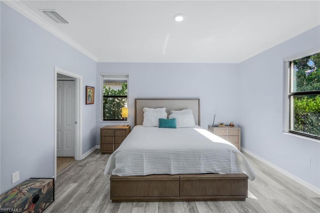 9445 Glenforest DR, NAPLES FL 34120-17