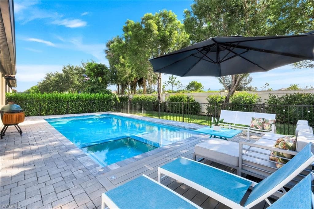 9445 Glenforest DR, NAPLES FL 34120-18