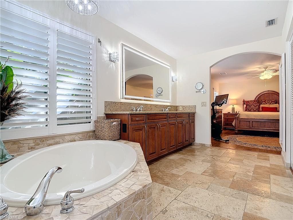 1659 Sandpiper ST, NAPLES FL 34102-26